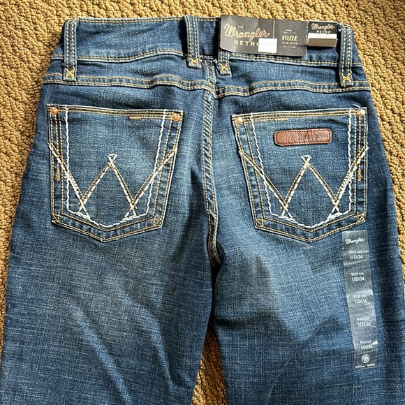 Nwt. Wrangler boot cut jeans - Picture 4 of 7
